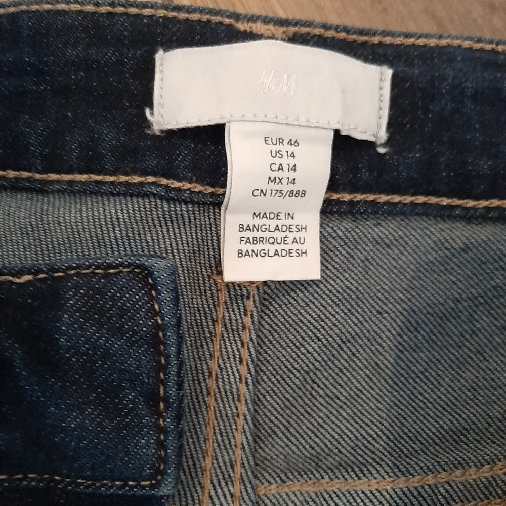 H&M Jeans - Picture 2 of 2
